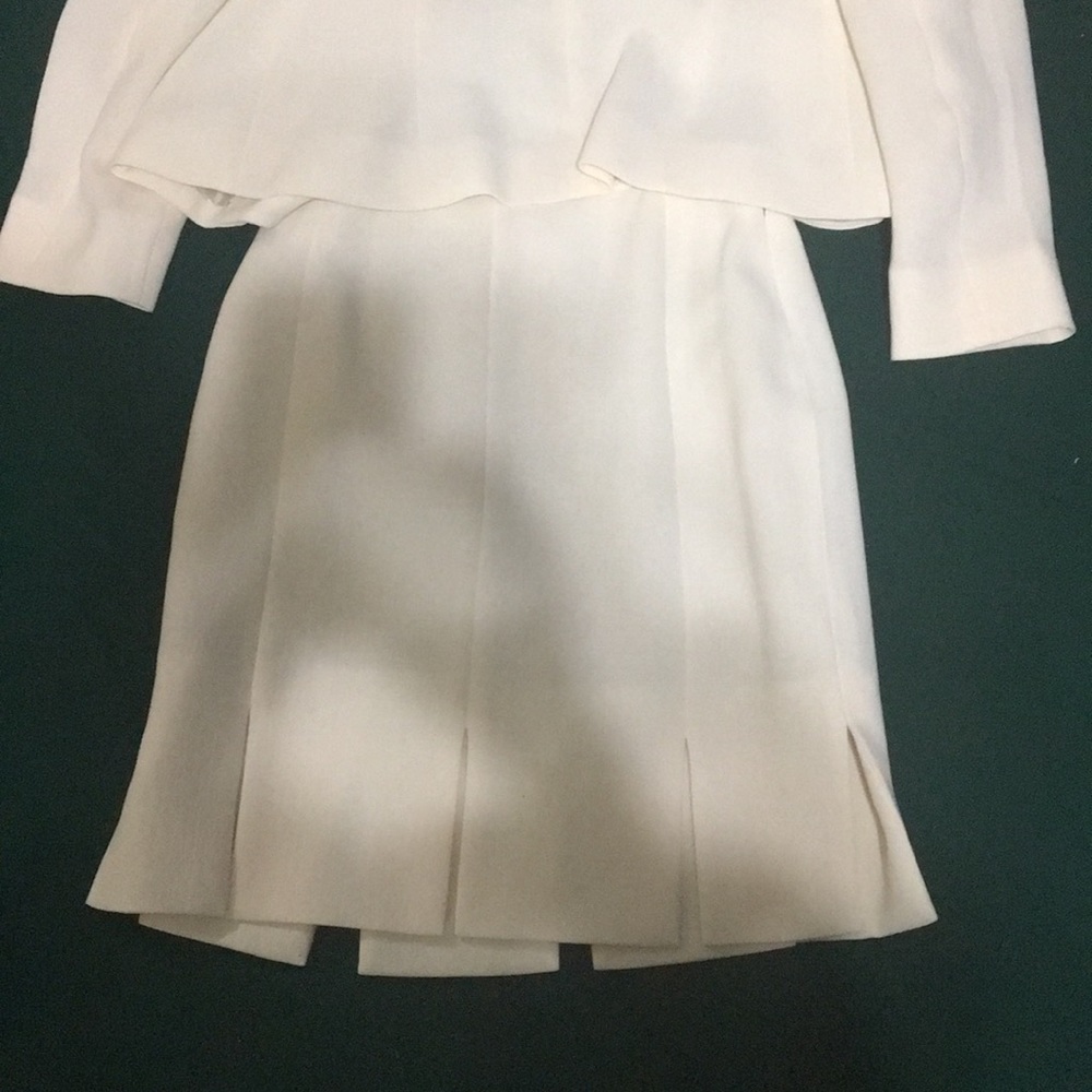 Suits - Picture 7 of 8